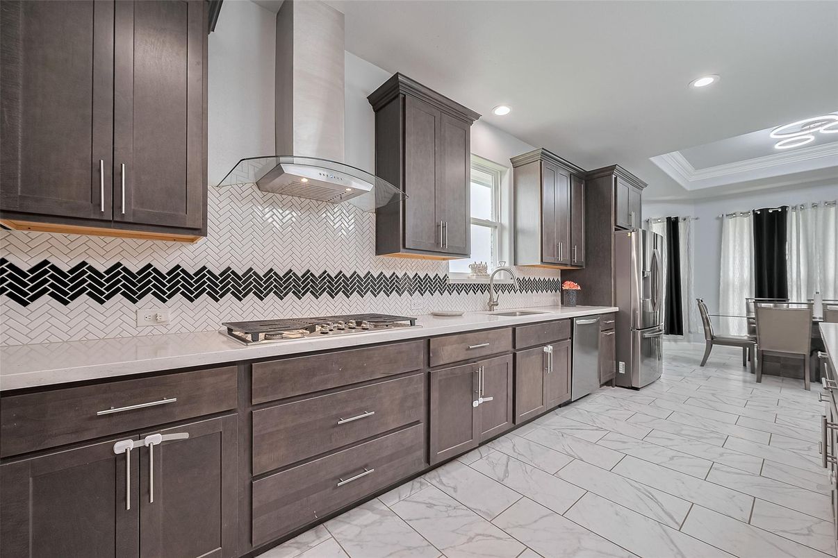 Dining room, Interior, Kitchen, Marble, Recessed Lighting, Stainless Steel Appliances
