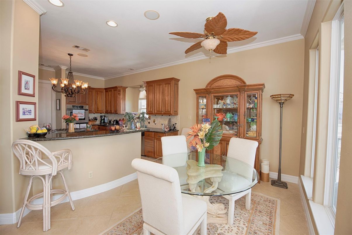 Chandelier, Dining room, Interior, Kitchen, Recessed Lighting