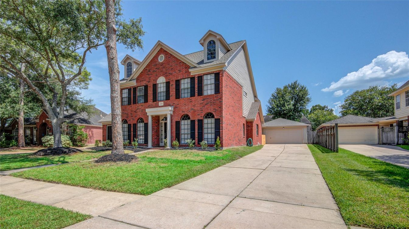 Detached Garage, Exterior, Facade, Brick Facade, Georgian