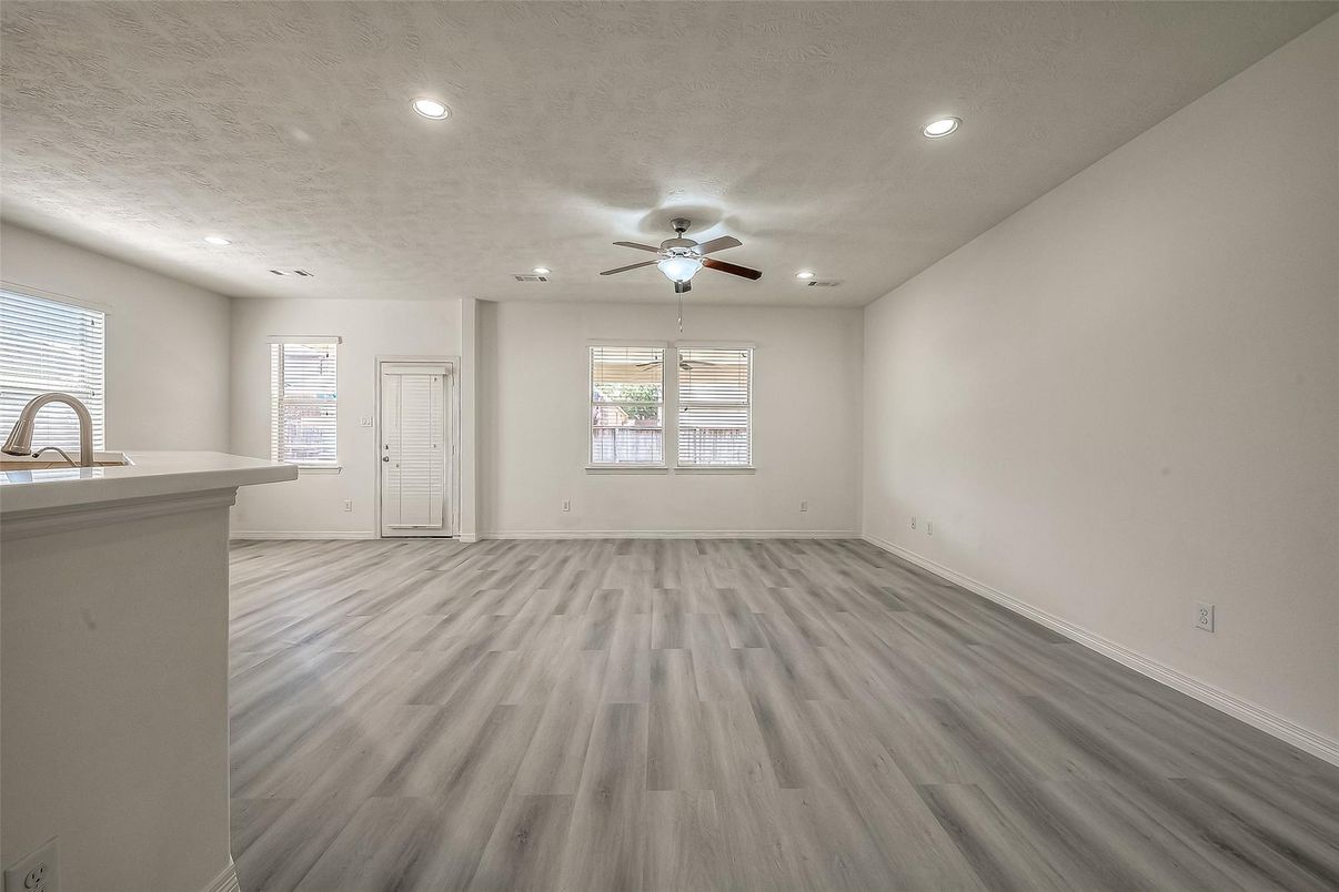 Empty room, Interior, Recessed Lighting, Wood Texture Flooring