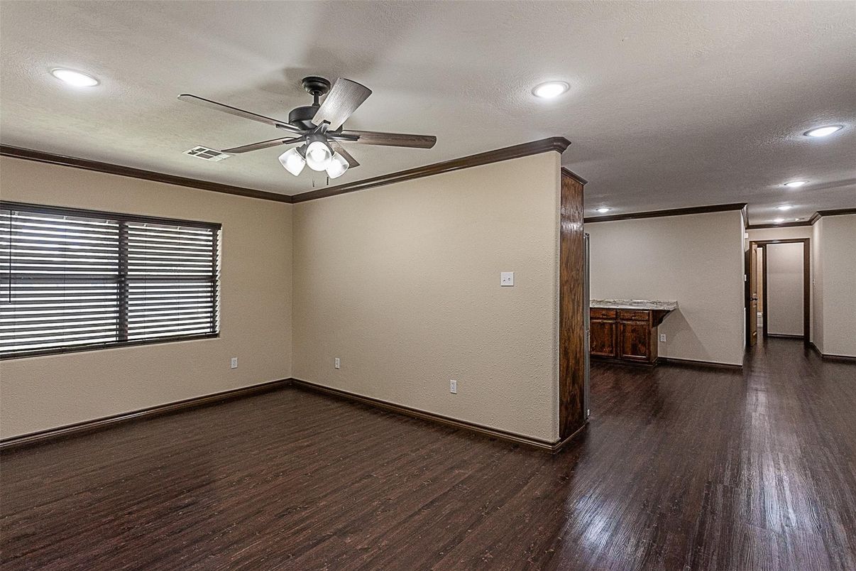 Empty room, Interior, Recessed Lighting, Wood Texture Flooring