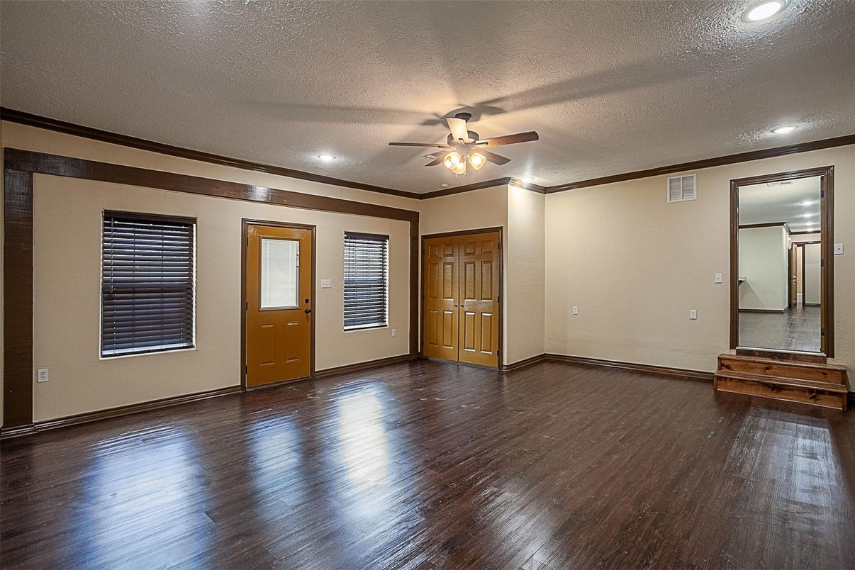Empty room, Interior, Recessed Lighting, Wood Texture Flooring