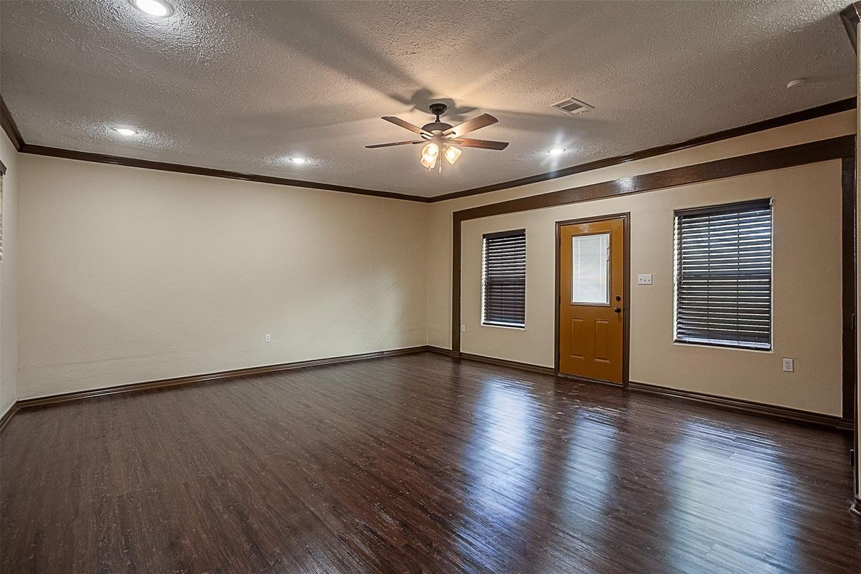 Empty room, Interior, Recessed Lighting, Wood Texture Flooring