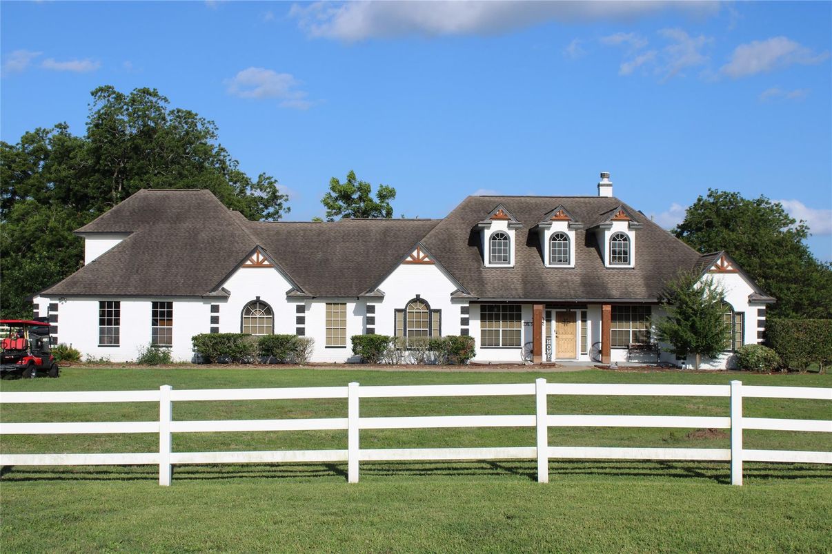 Backyard, Exterior, Facade, Cape Cod