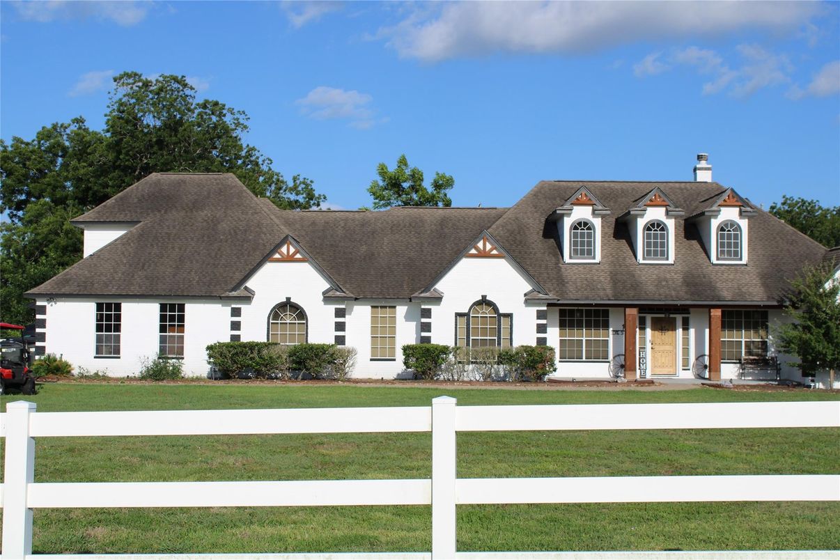 Backyard, Exterior, Facade, Cape Cod