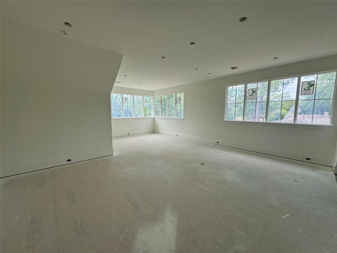 Empty room, Interior, Recessed Lighting