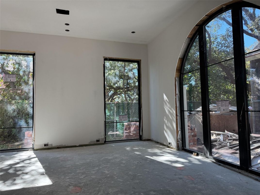 Empty room, Interior, Recessed Lighting