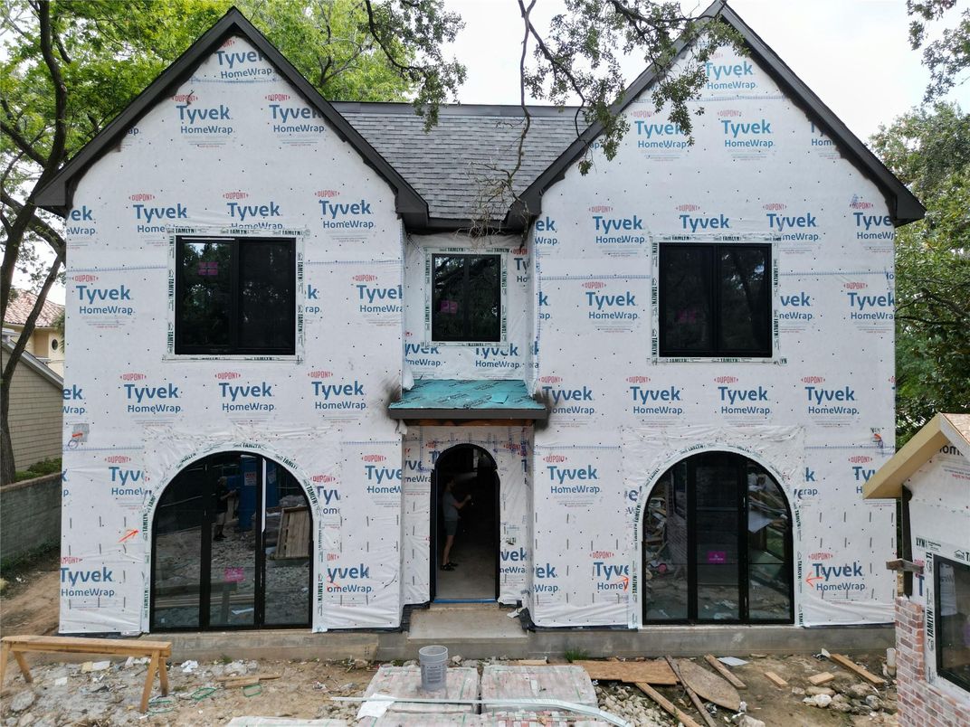 Exterior, Facade, None