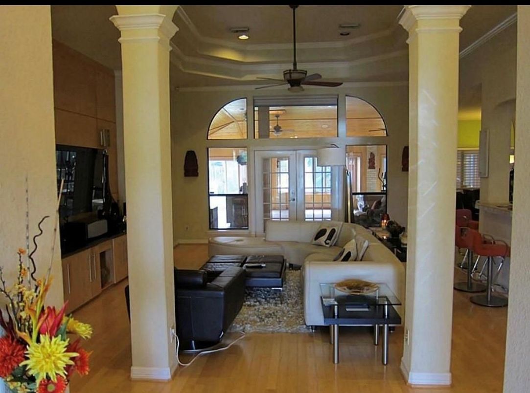 Interior, Living room, Recessed Lighting, Wood Texture Flooring
