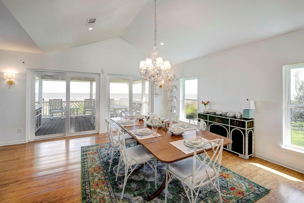 Chandelier, Dining room, Interior, Recessed Lighting, Wood Texture Flooring