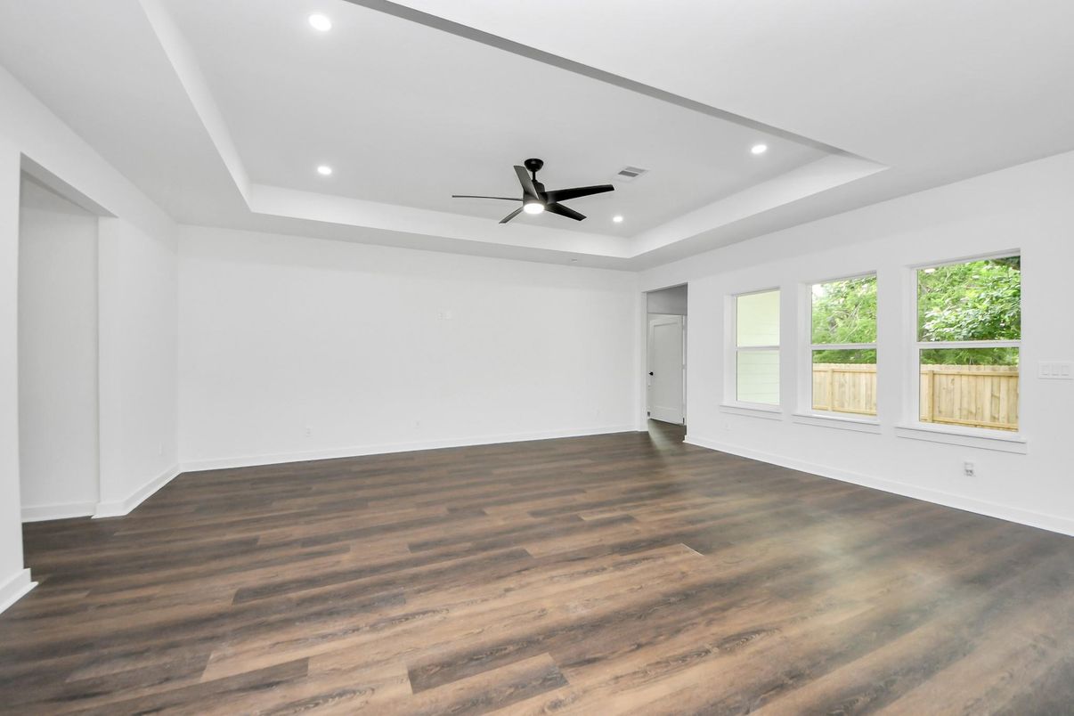 Empty room, Interior, Recessed Lighting, Wood Texture Flooring