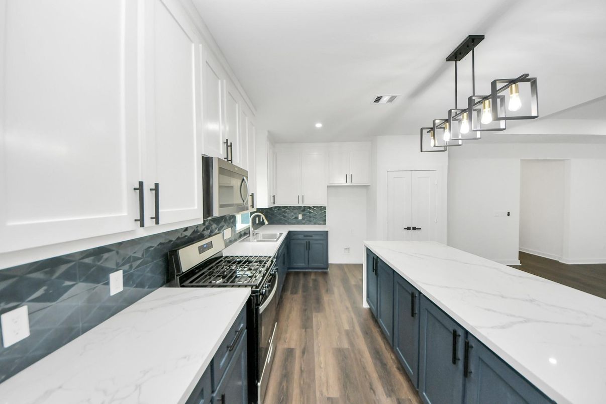Interior, Kitchen, Pendant Lights, Recessed Lighting, Wood Texture Flooring