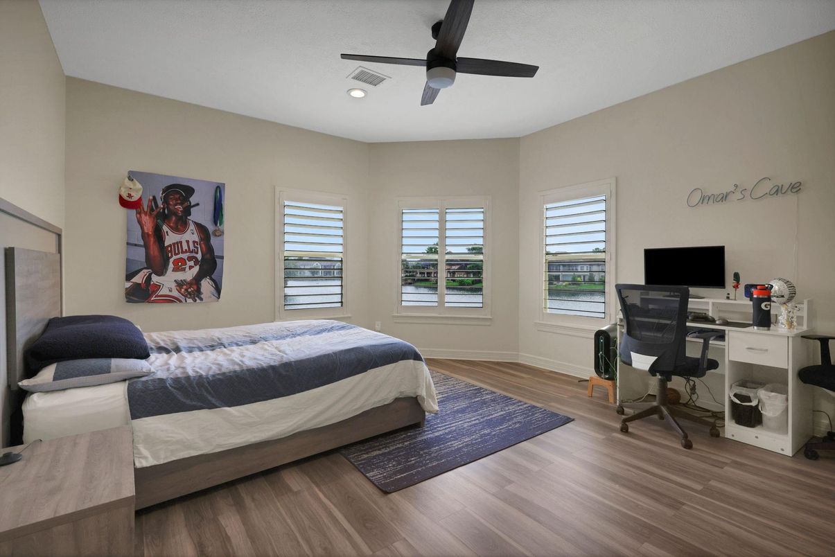 Bedroom, Home Office, Interior, Recessed Lighting, Wood Texture Flooring