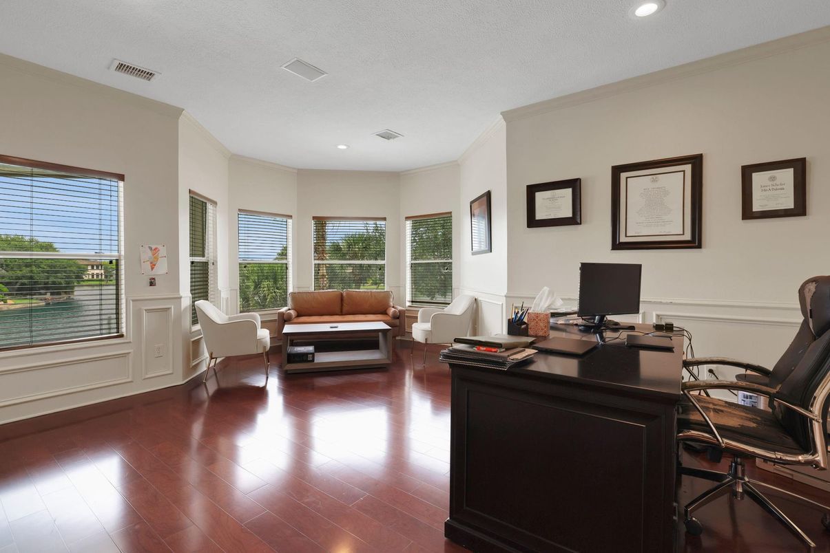 Home Office, Interior, Recessed Lighting, Wood Texture Flooring