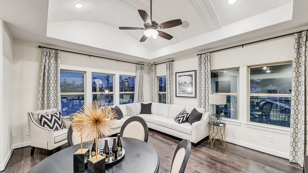 Interior, Living room, Recessed Lighting, Wood Texture Flooring