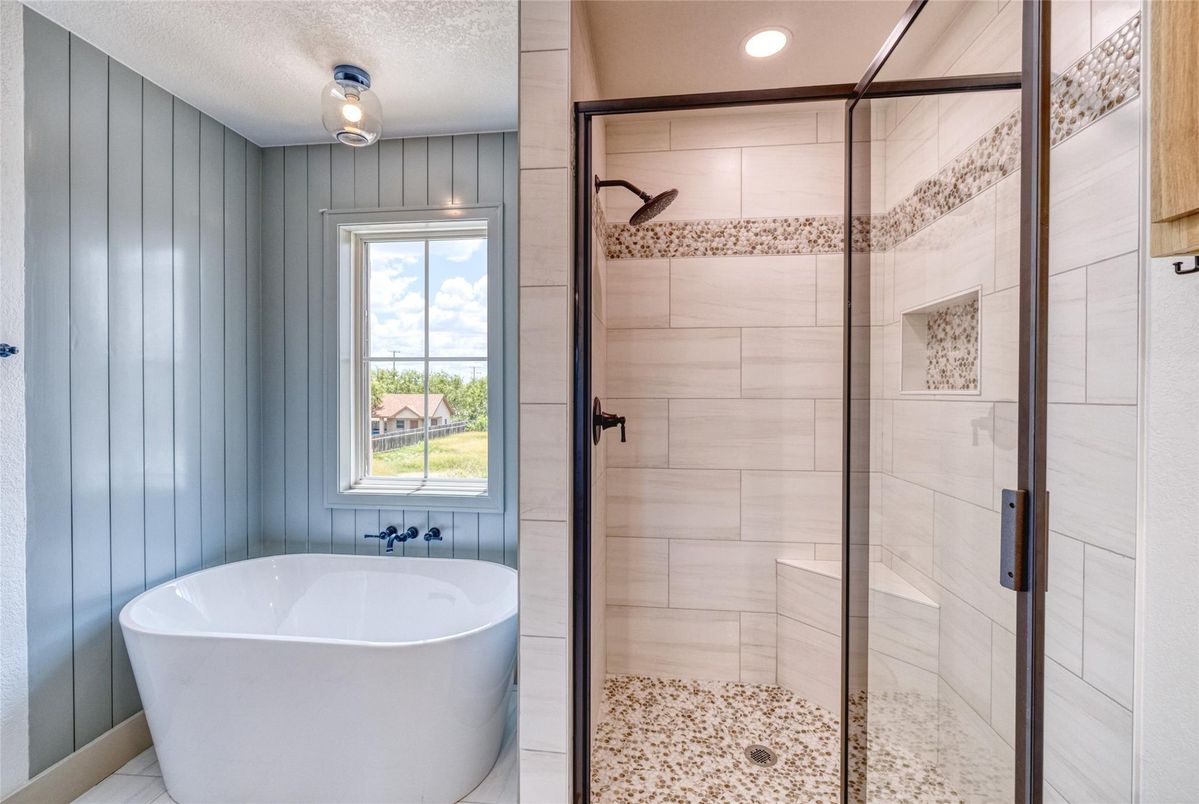 Bathroom, Free Standing Baths, Glass Shower, Interior, Recessed Lighting