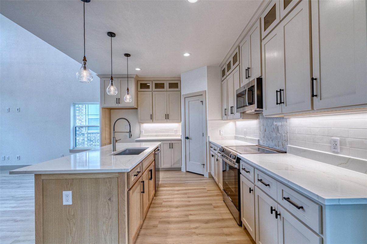 Interior, Kitchen, Pendant Lights, Recessed Lighting, Wood Texture Flooring