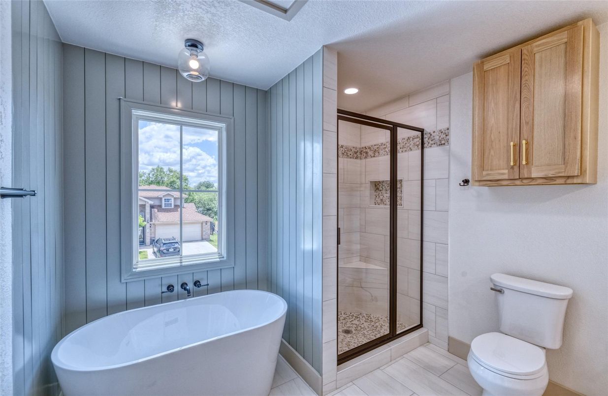 Bathroom, Free Standing Baths, Glass Shower, Interior, Recessed Lighting