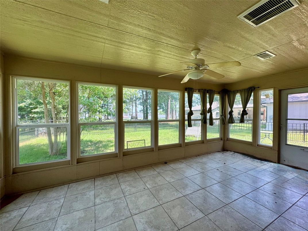Empty room, Interior, Sun Room