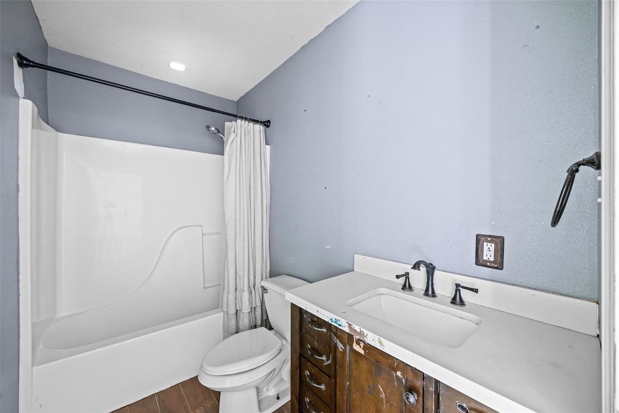 Bathroom, Interior, Recessed Lighting, Wood Texture Flooring