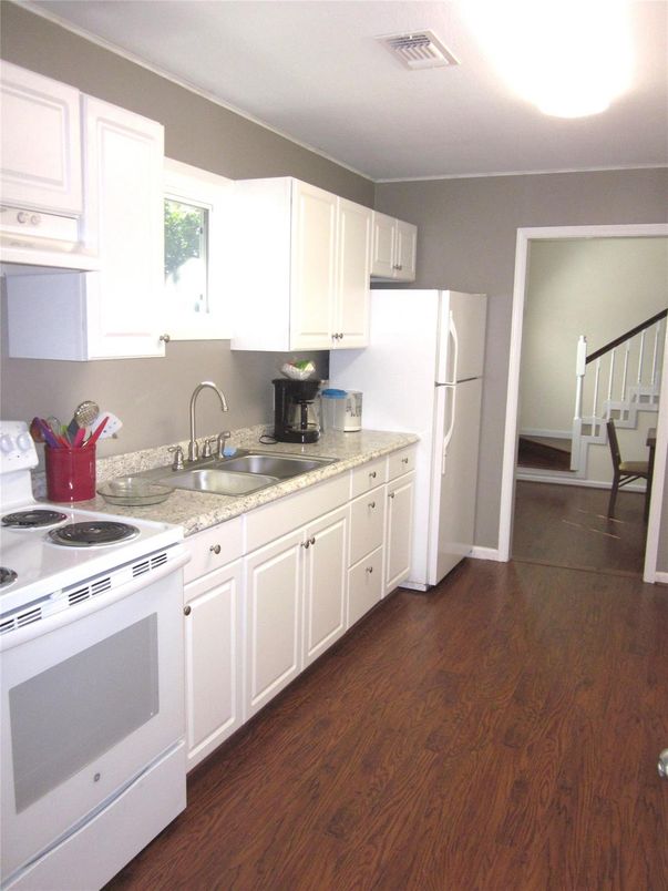 Interior, Kitchen, Wood Texture Flooring