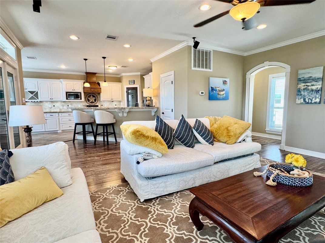 Interior, Kitchen, Living room, Pendant Lights, Recessed Lighting, Stainless Steel Appliances, Wood Texture Flooring