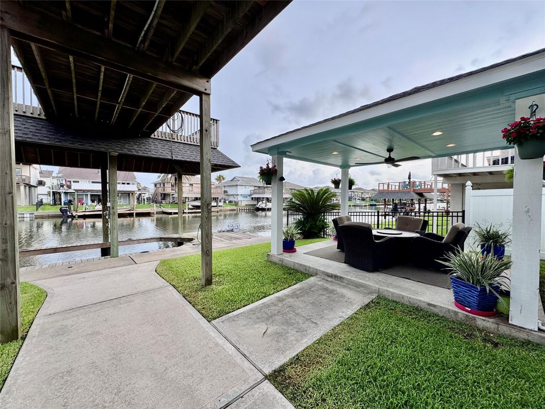 Exterior, Water