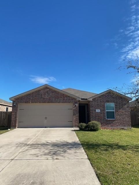 Attached, Exterior, Facade, Brick Facade, Ranch