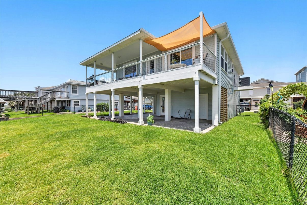 Backyard, Exterior