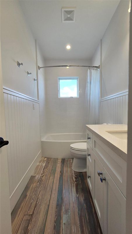 Bathroom, Interior, Recessed Lighting, Wood Texture Flooring
