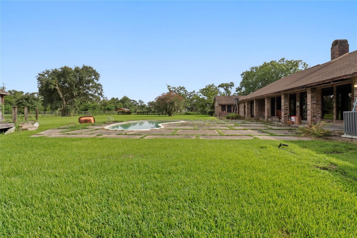 Backyard, Exterior, Pool