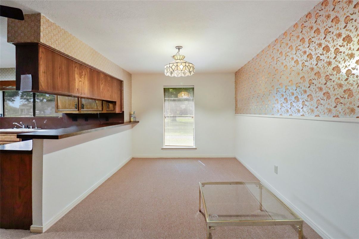 Chandelier, Empty room, Interior