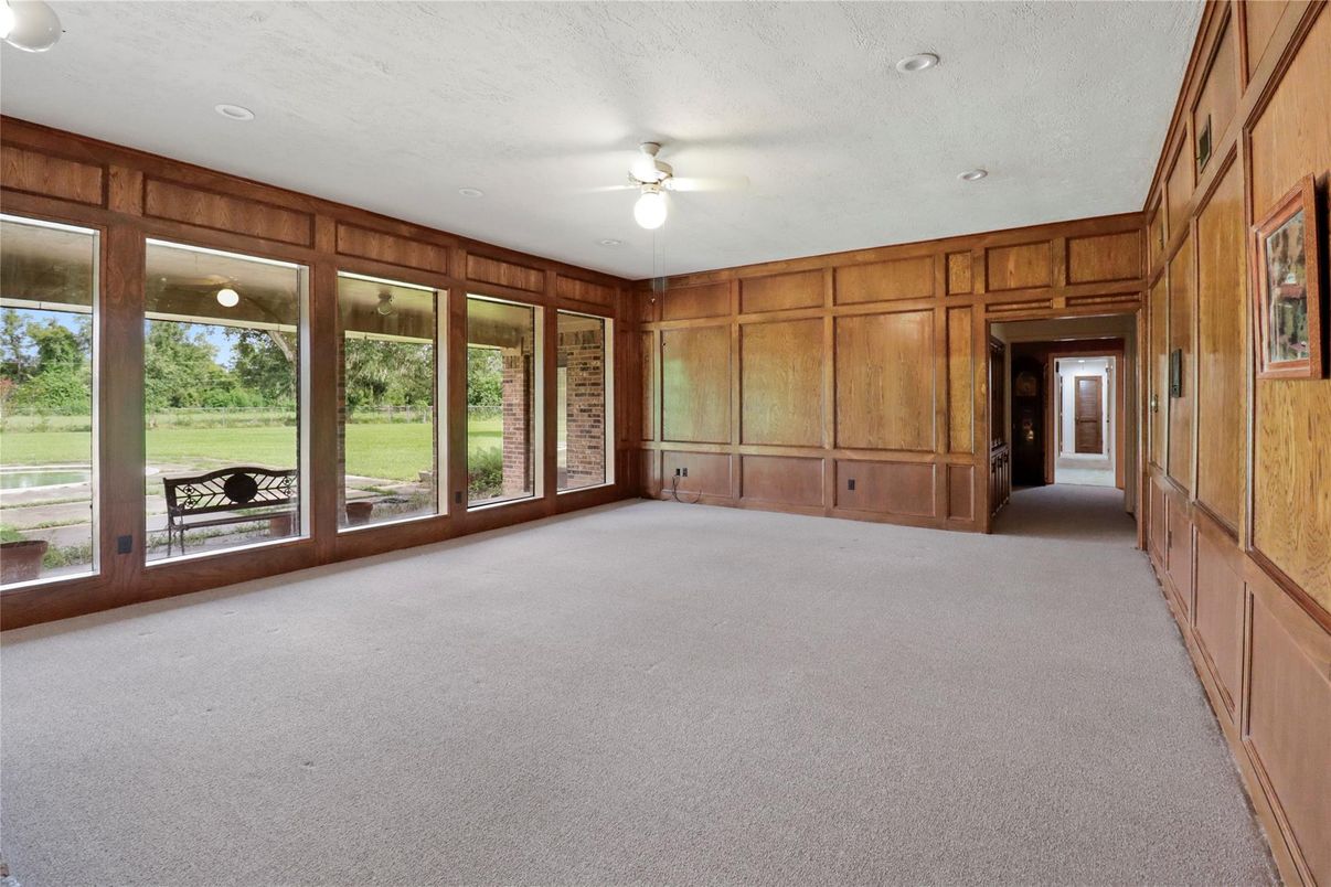 Empty room, Interior, Recessed Lighting, Wooden Walls