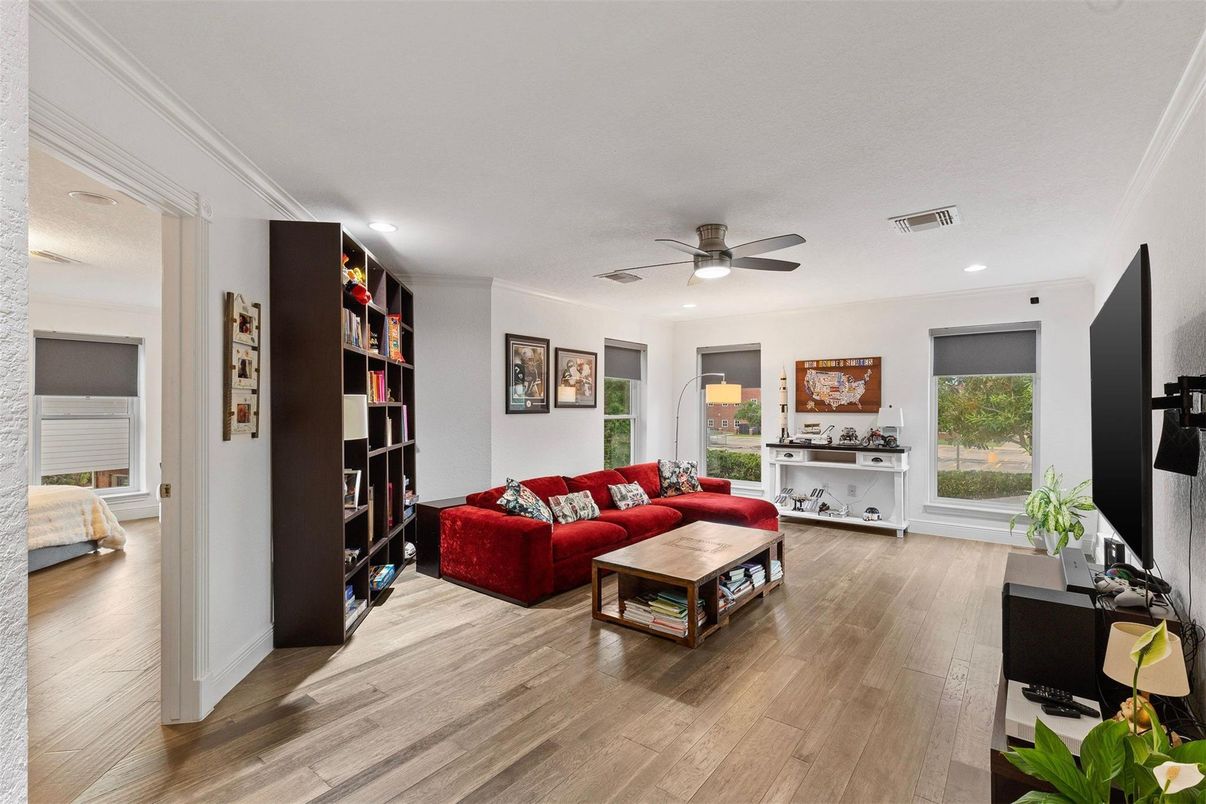 Interior, Living room, Recessed Lighting, Wood Texture Flooring