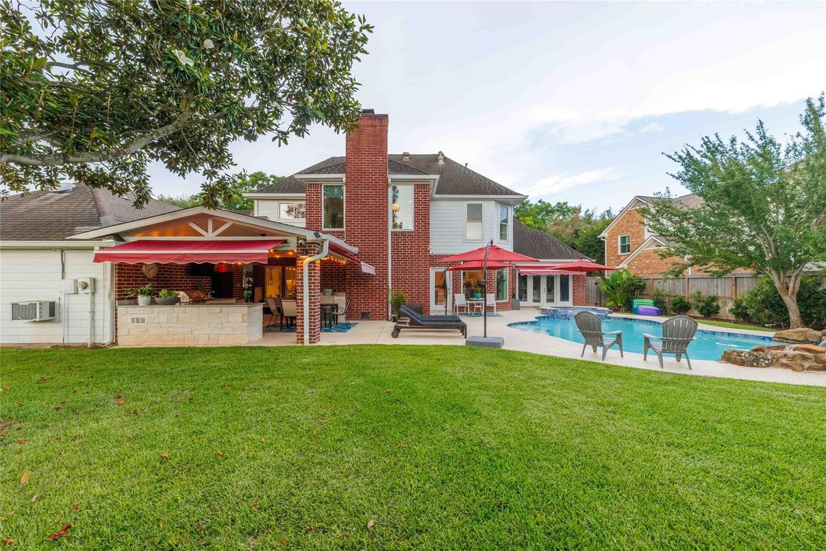 Backyard, Exterior, Pool