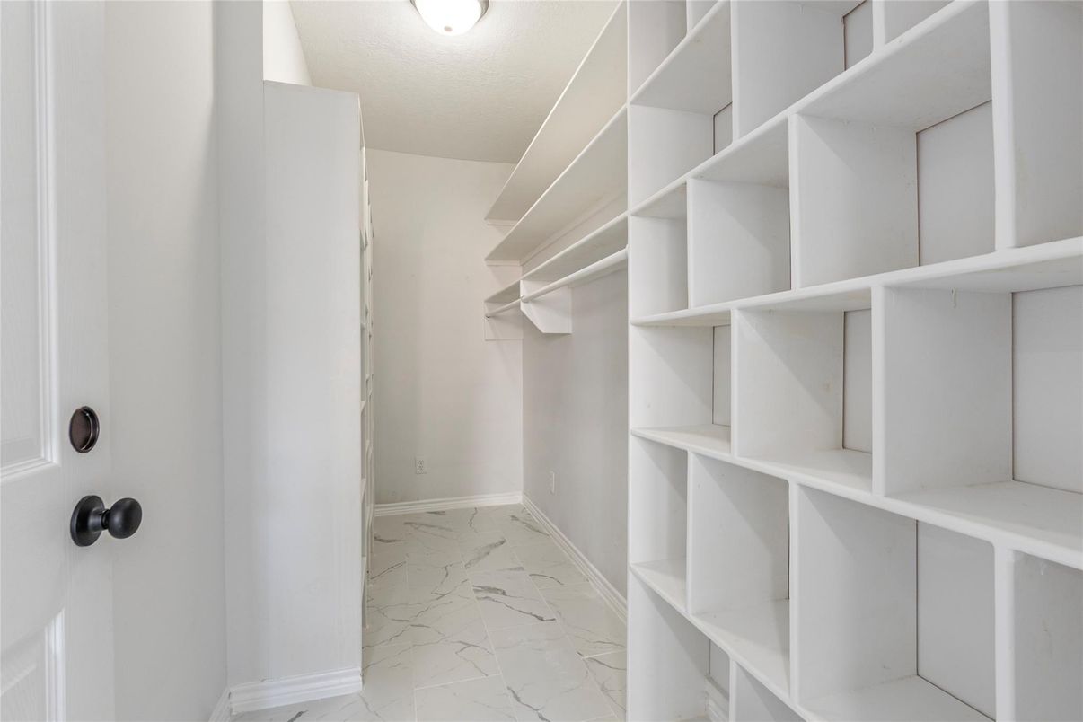 Interior, Marble, Walk-in Closets