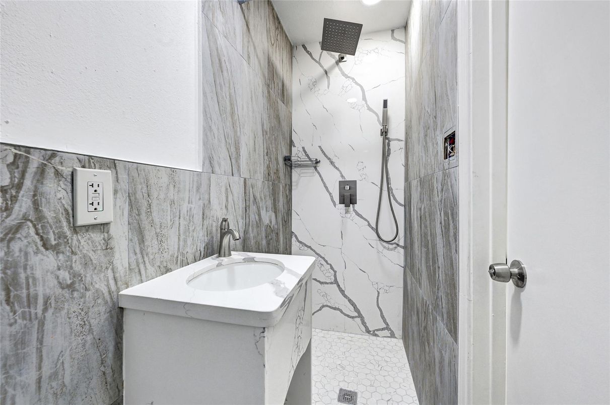 Bathroom, Interior, Marble Walls