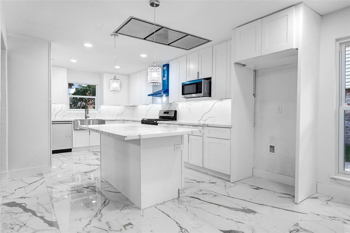 Interior, Kitchen, Marble, Pendant Lights, Recessed Lighting