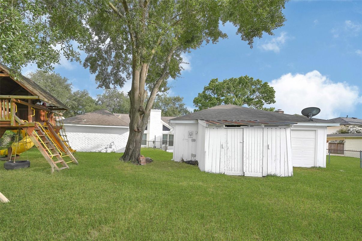 Backyard, Exterior, Playground