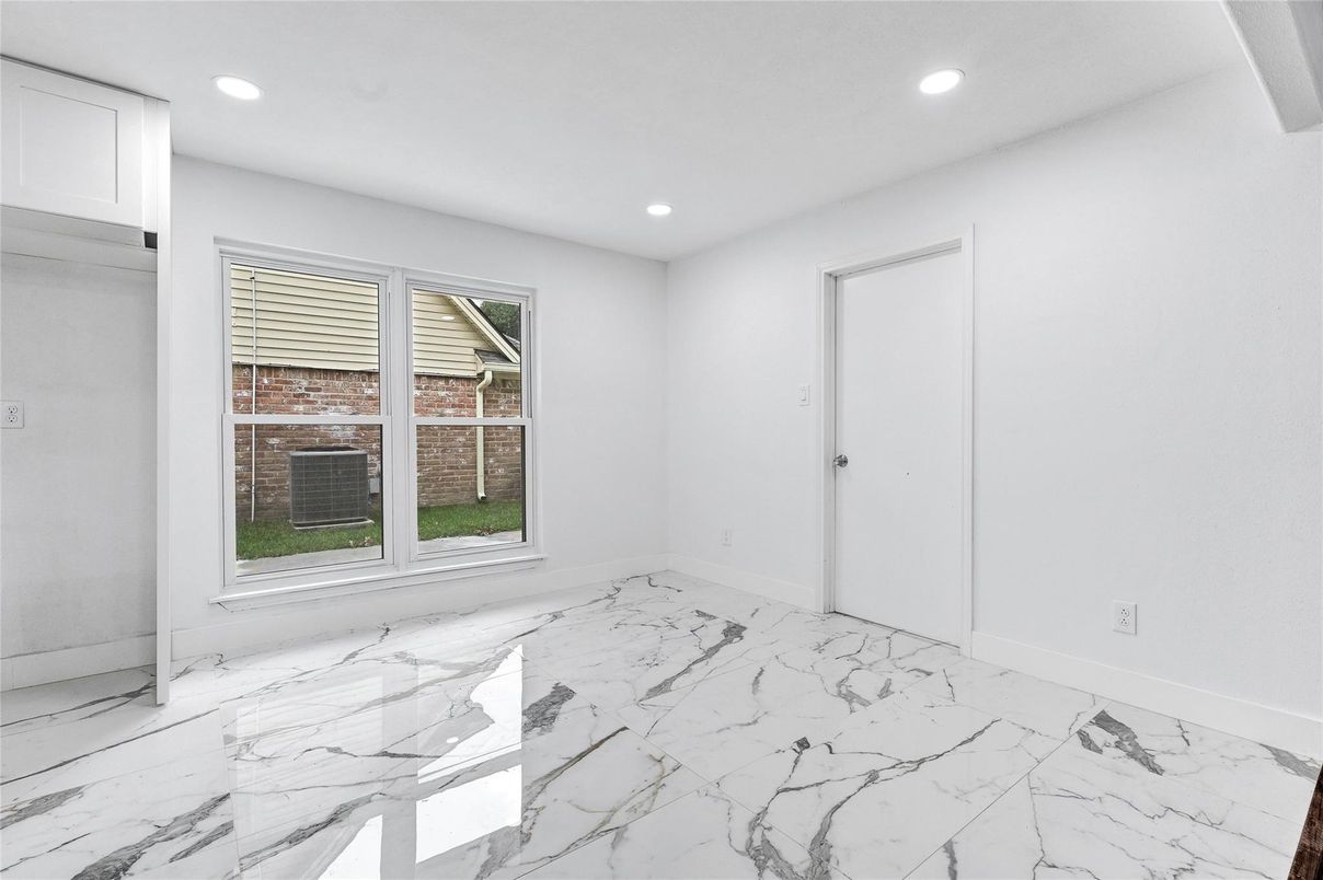 Empty room, Interior, Marble, Recessed Lighting