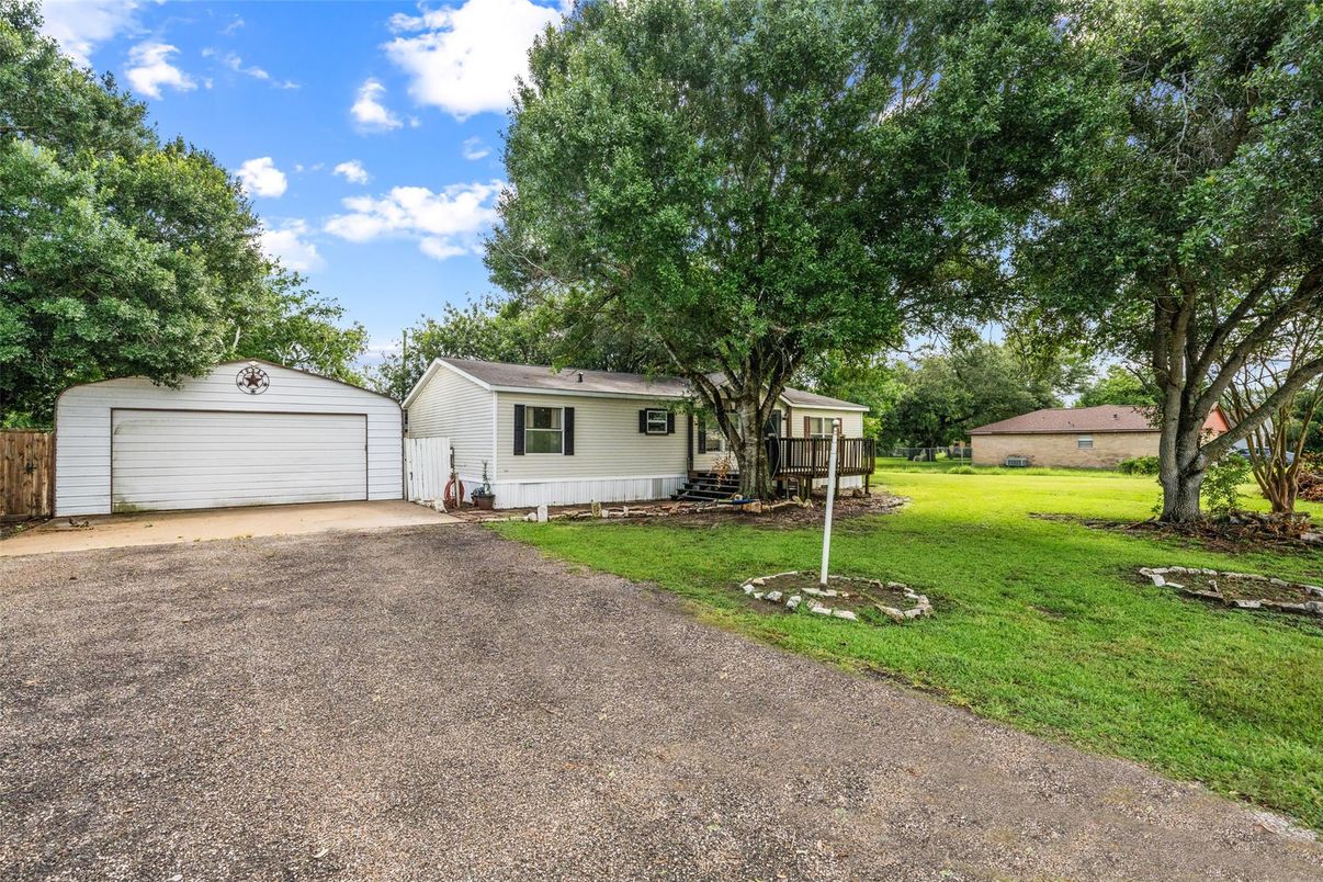 Backyard, Detached Garage, Exterior