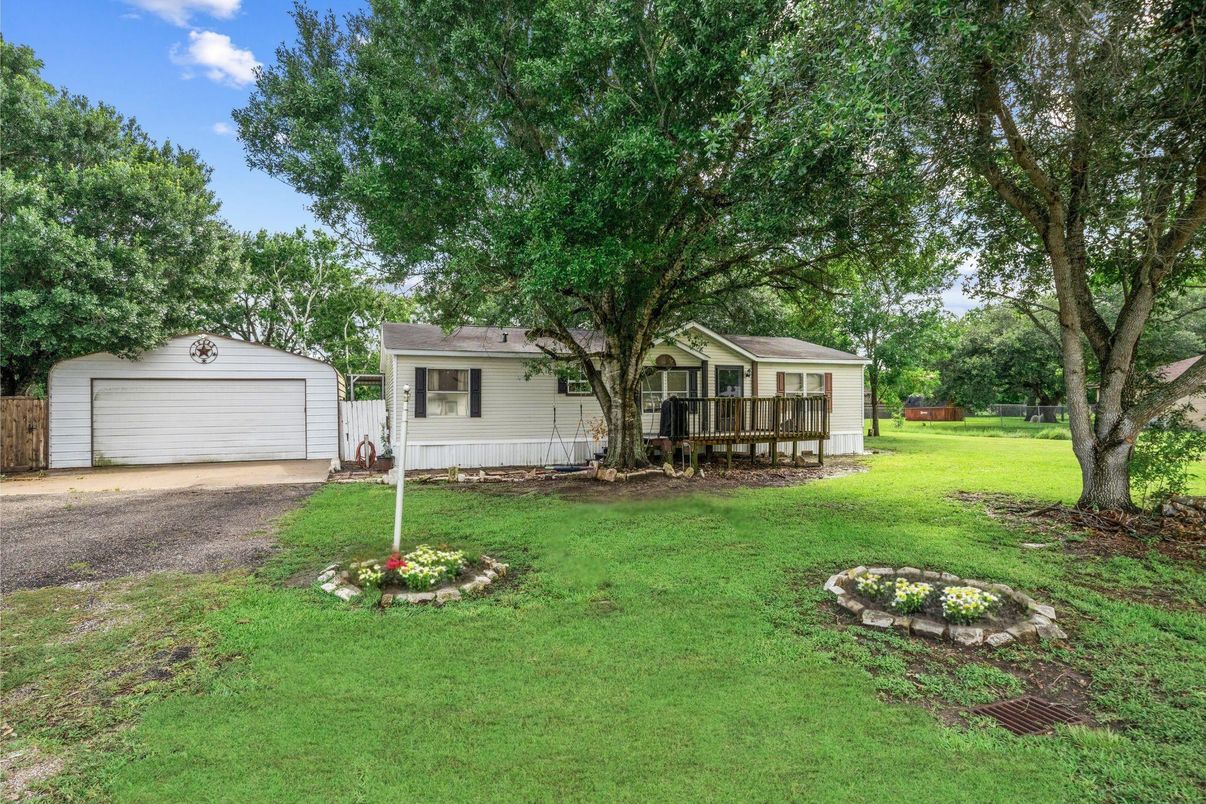 Backyard, Detached Garage, Exterior