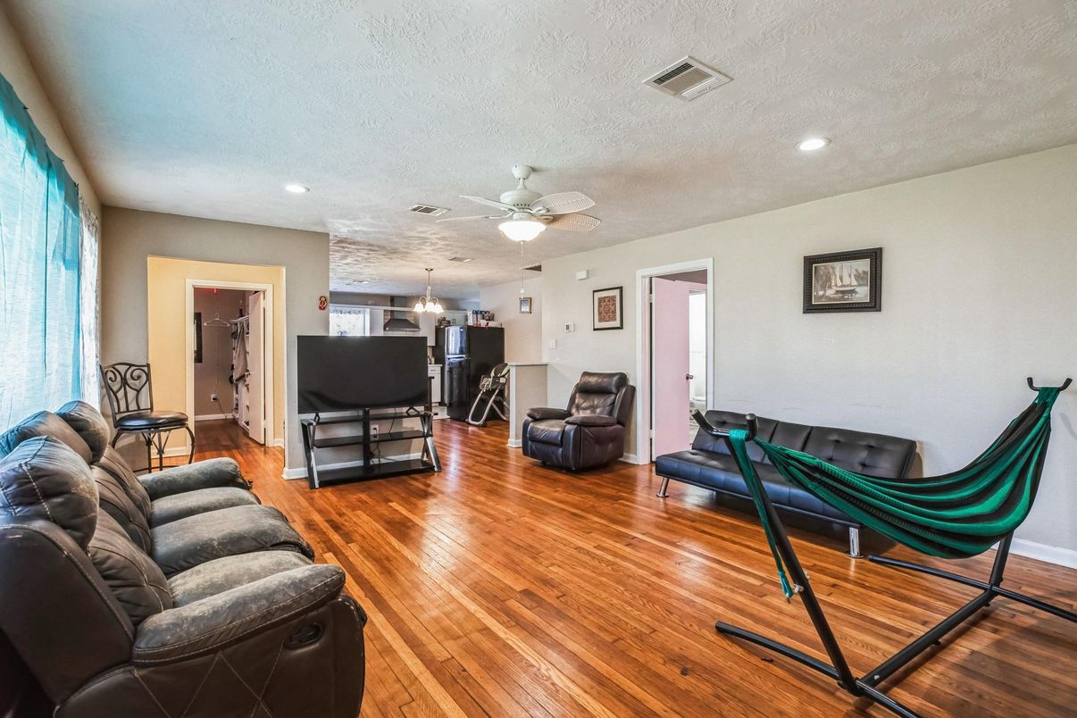 Home Theatre Room, Interior, Living room, Recessed Lighting, Wood Texture Flooring