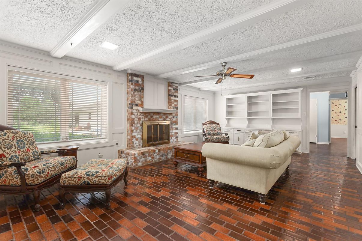 Fireplace, Interior, Living room, Recessed Lighting