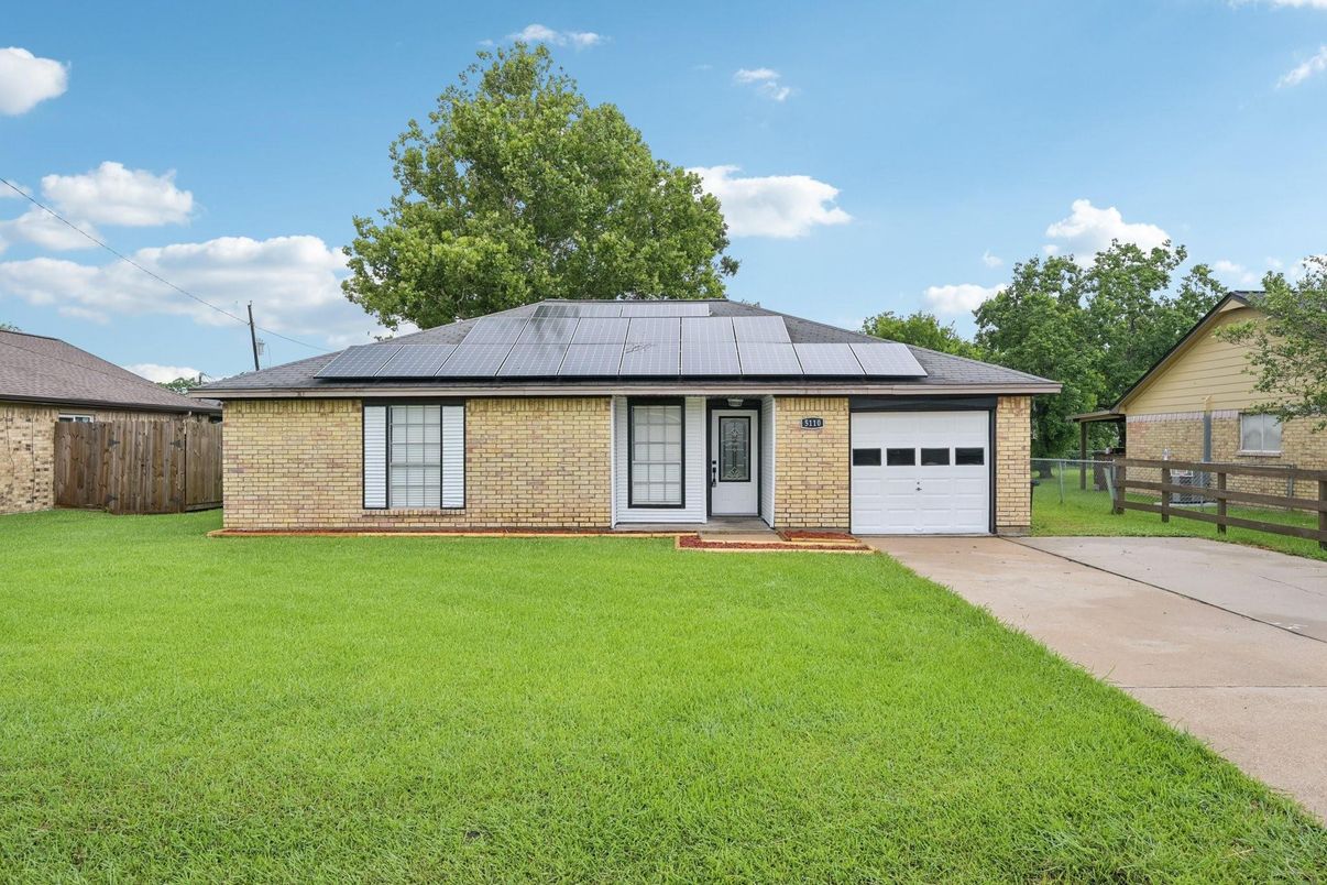 Attached, Backyard, Exterior, Facade, Solar Panels, Ranch