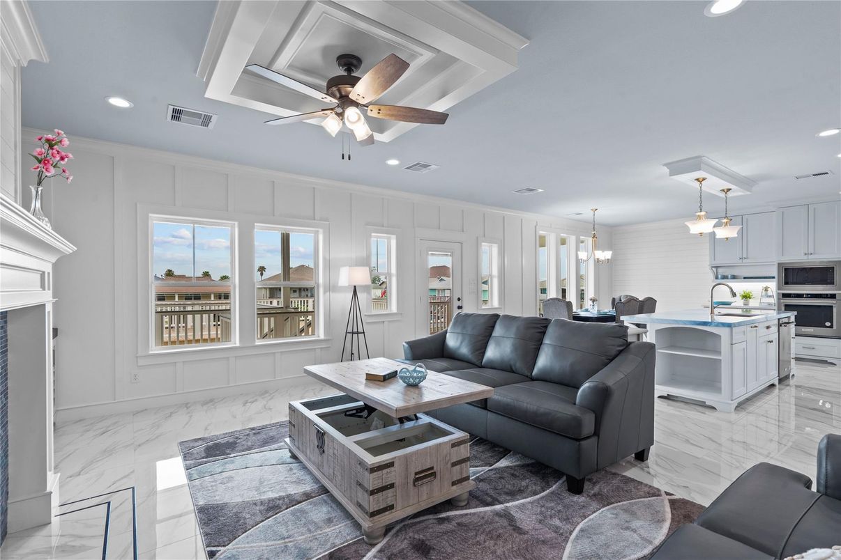 Interior, Kitchen, Living room, Marble, Pendant Lights, Recessed Lighting, Stainless Steel Appliances