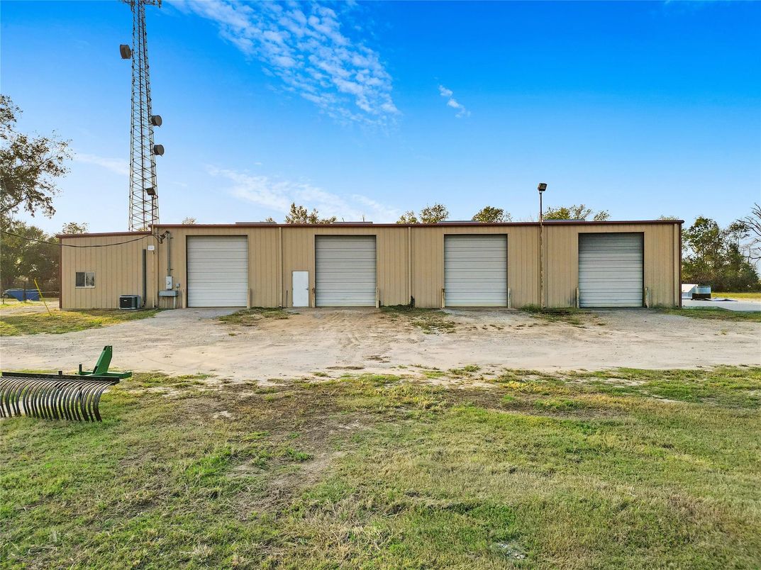 Backyard, Detached Garage, Exterior