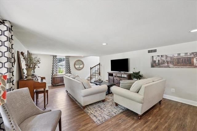 Interior, Living room, Piano, Recessed Lighting, Wood Texture Flooring