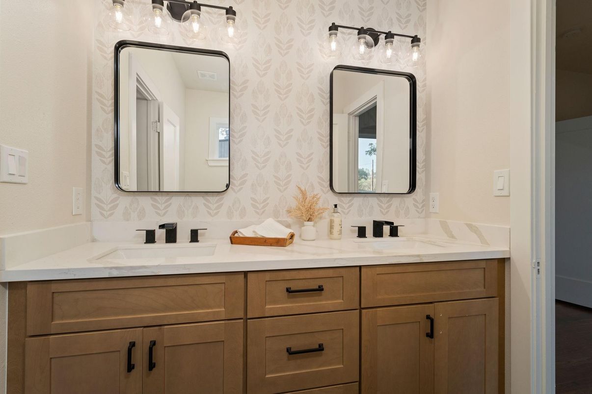 Bathroom, Dual Sink Vanities, Interior
