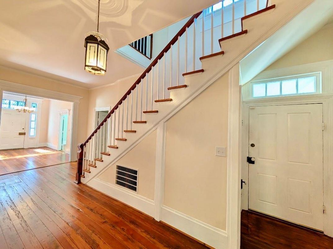 Interior, Pendant Lights, Wood Texture Flooring